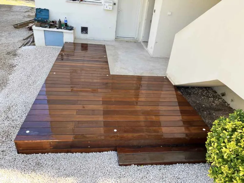 Installation de menuiseries extérieures, La Londe-les-Maures, La Vie en Bois