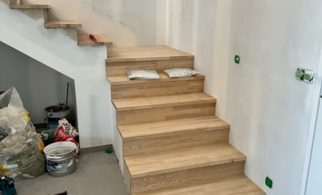 Escalier marches et contre-marches en bois au Lavandou., La Londe-les-Maures, La Vie en Bois