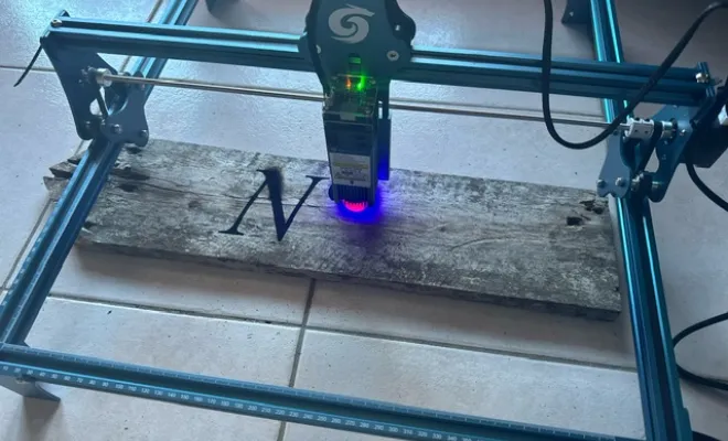 Gravure au laser sur bois à Bormes-les-Mimosas, La Londe-les-Maures, La Vie en Bois